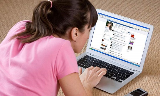 el internet para practicar bullying